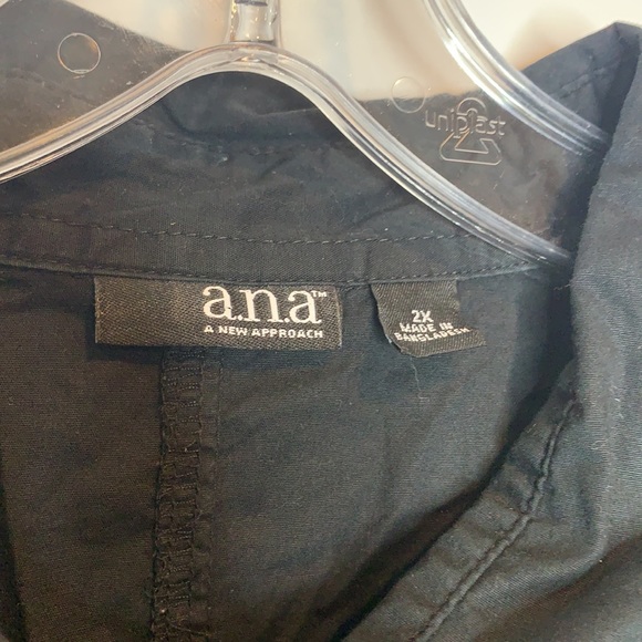 ana Black Top 2X PLUS SIZE - Picture 2 of 6